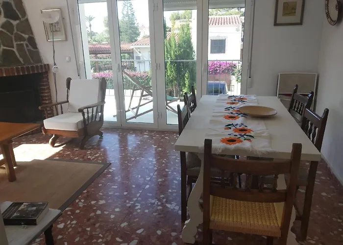 Chalet Maria Con Jardin Mediterraneo